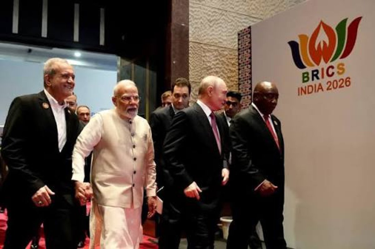 BRICS ZİRVESİ YENİ DELHİ'DE BAŞLADI