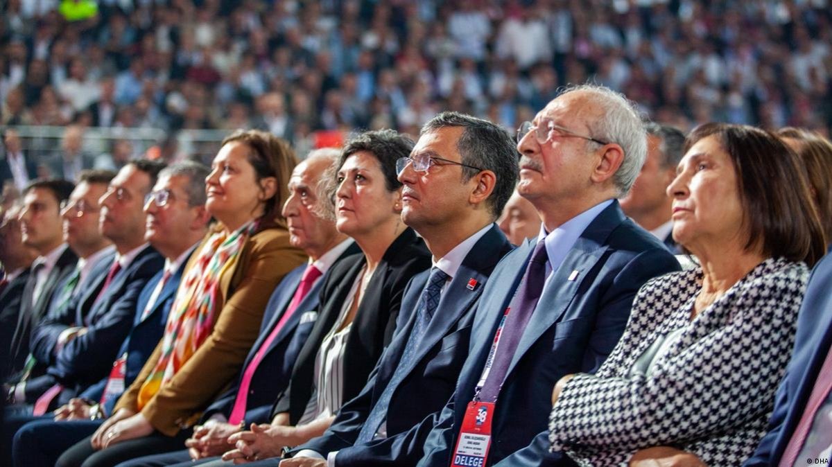 CHP Genel Başkanı Kemal Kılıçdaroğlu, Altılı Masa'nın kurulması sürecinde parti içerisinden itirazlar geldiğini belirterek doğru olduğuna inandığını ve arkadaşlarını ikna ettiğini söyledi.