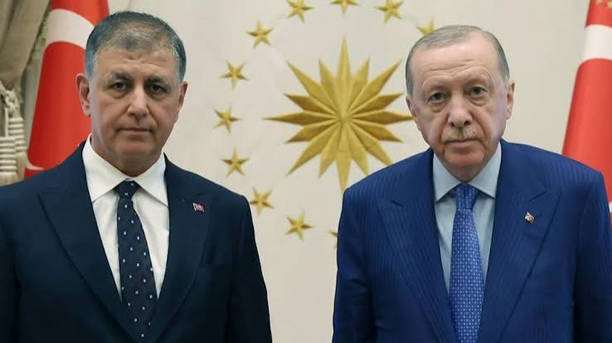 Cemil Tugay, AK Parti'ye Geçiyor: İzmir Büyükşehir Belediyesi Tarihinde İlk Kez