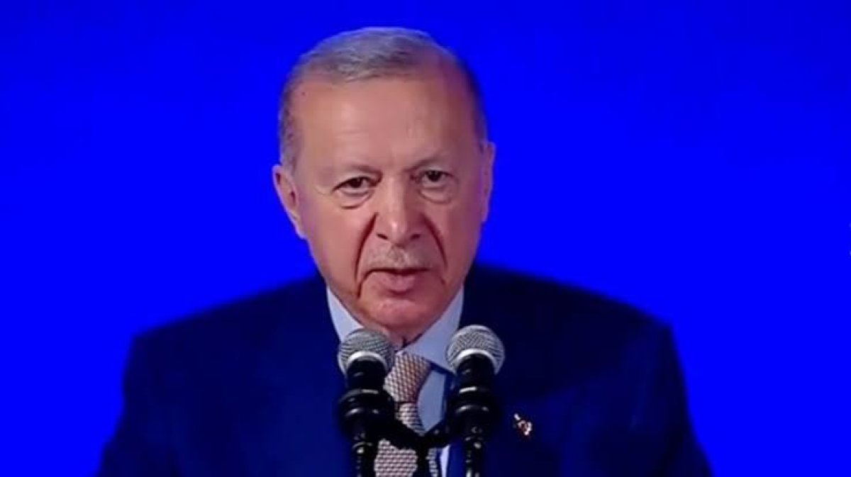 ERDOĞAN: "MİLLETLER KÖKLERİYLE YAŞAR, KÖKLERİYLE AYAKTA KALIR"