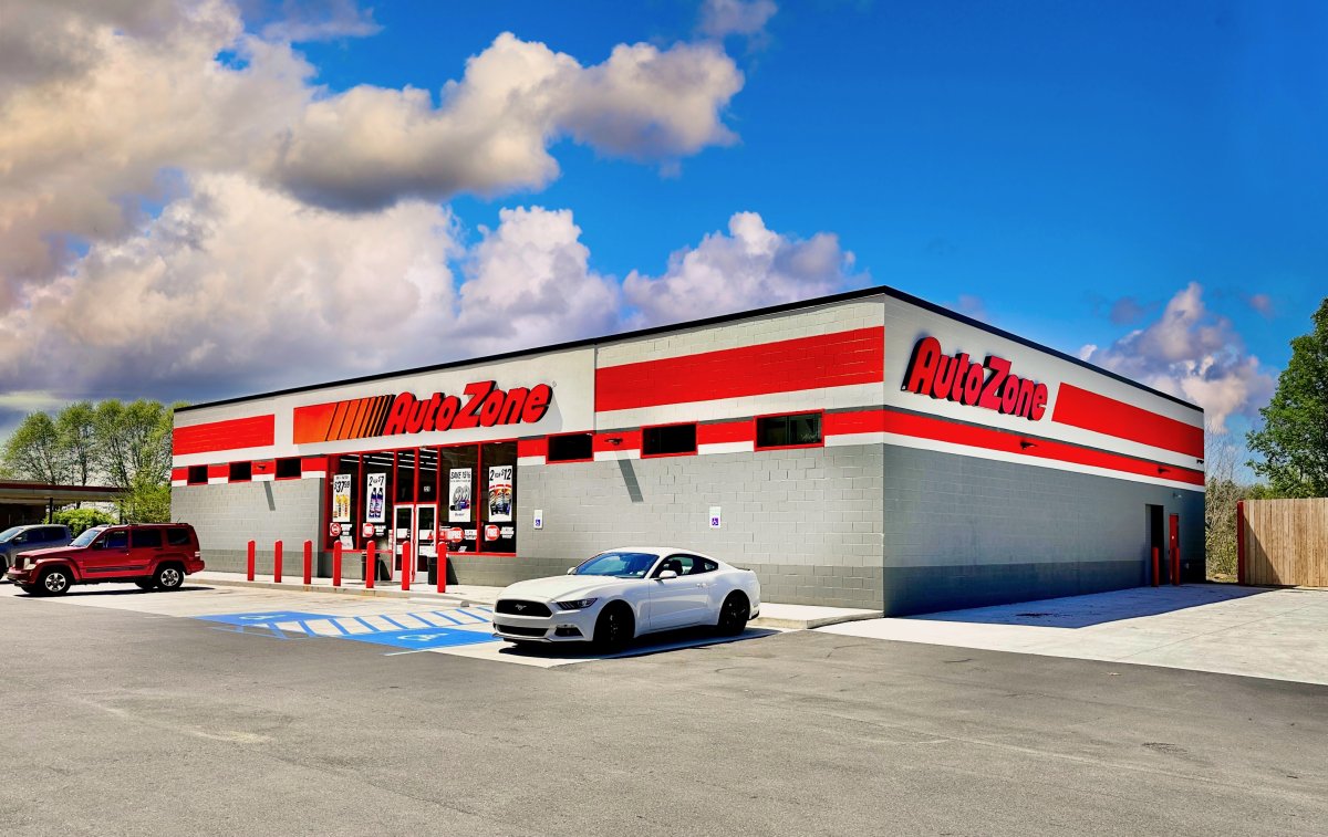 AutoZone Kazanç Raporundan Önce: Yıllık %31 Düşüş Sonrası Analistler Stabilizasyon Arıyor