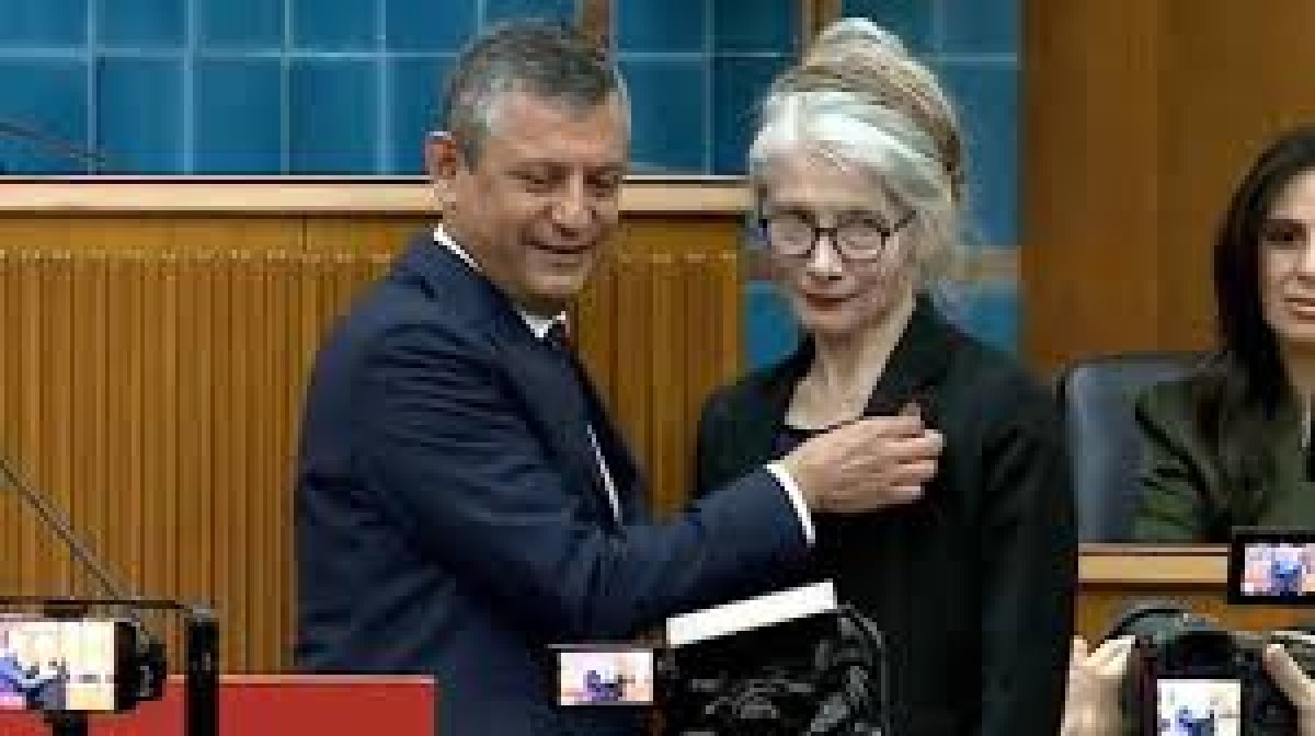 Emine Ülker Tarhan'ın CHP'ye Katılımı