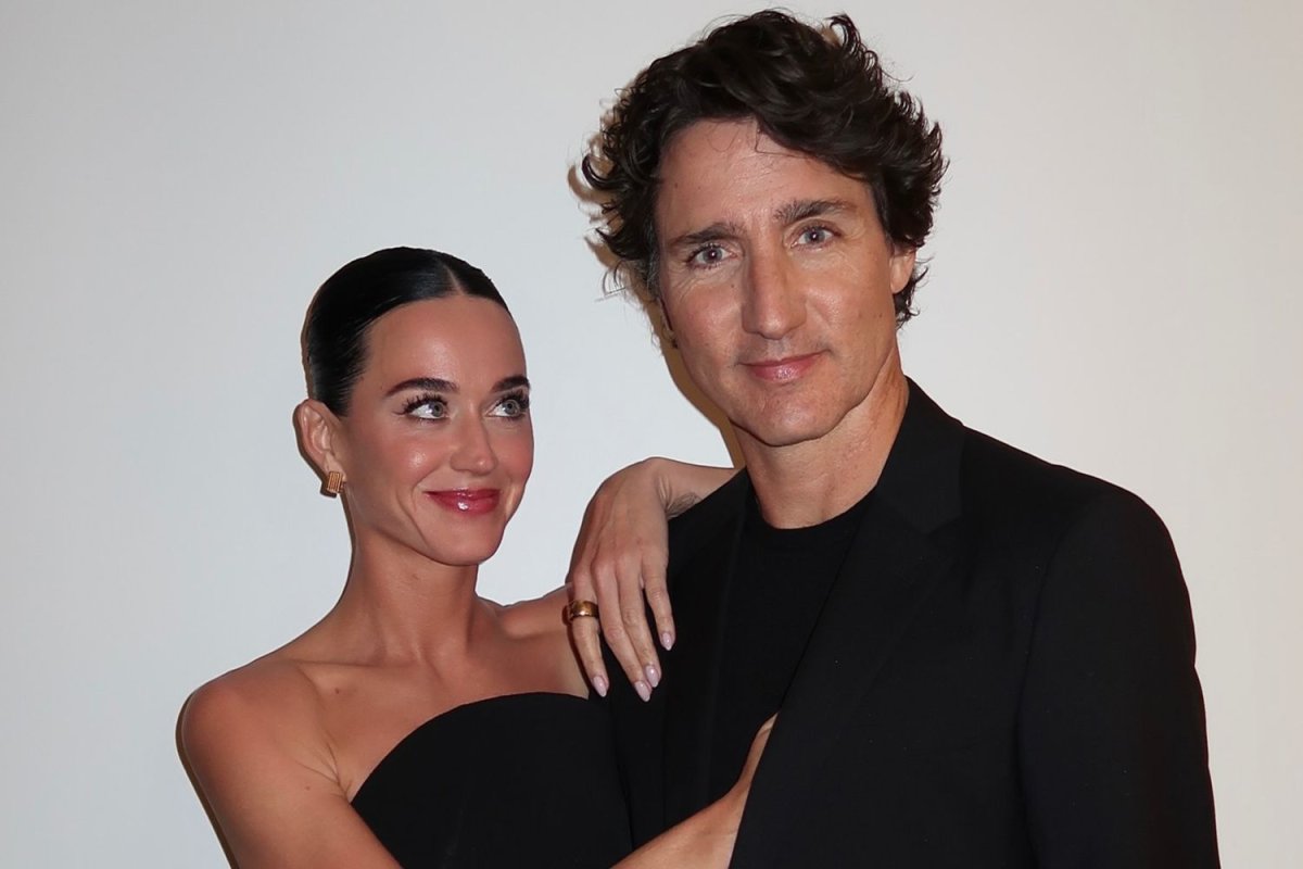 Katy Perry ve Justin Trudeau Saint-Tropez'de Romantik Anlar Yaşadı: El Elle Yürüyüş ve Öpüşmeler Kameralara Yansıdı