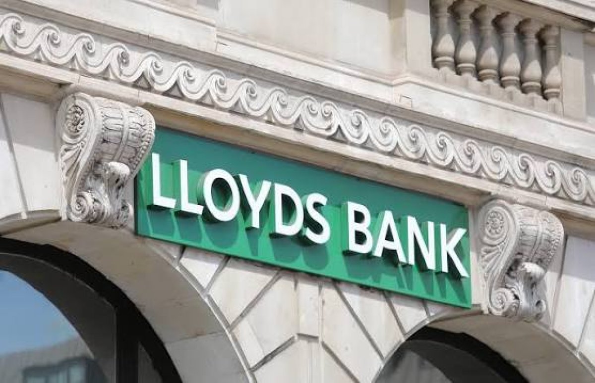Lloyds Hisseleri Yılın En Yüksek Seviyesinin Yakınında Seyrediyor: Teknik Analiz Geri Çekilme İşareti Veriyor
