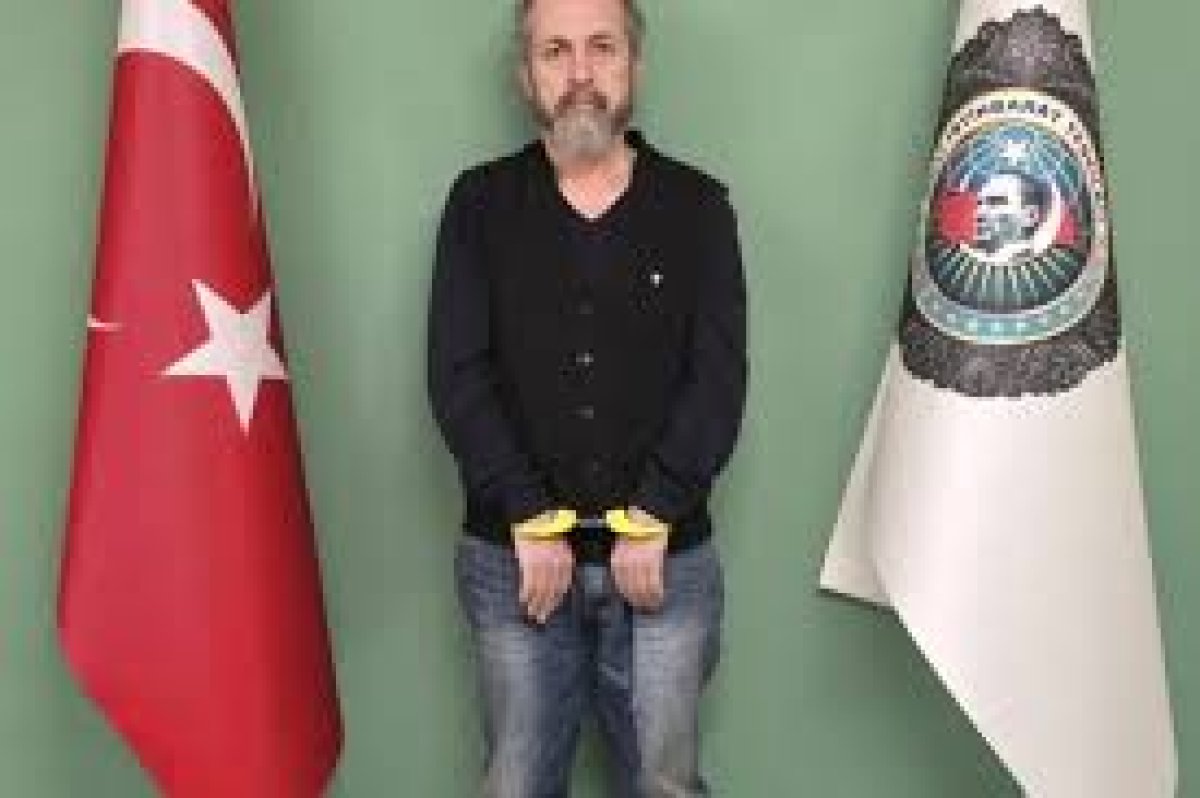 Önder Sığırcıkoğlu'nun MİT üyesi olarak yaptığı sarsıcı itiraflar, Suriye'deki olaylara dair önemli bilgiler içermektedir.