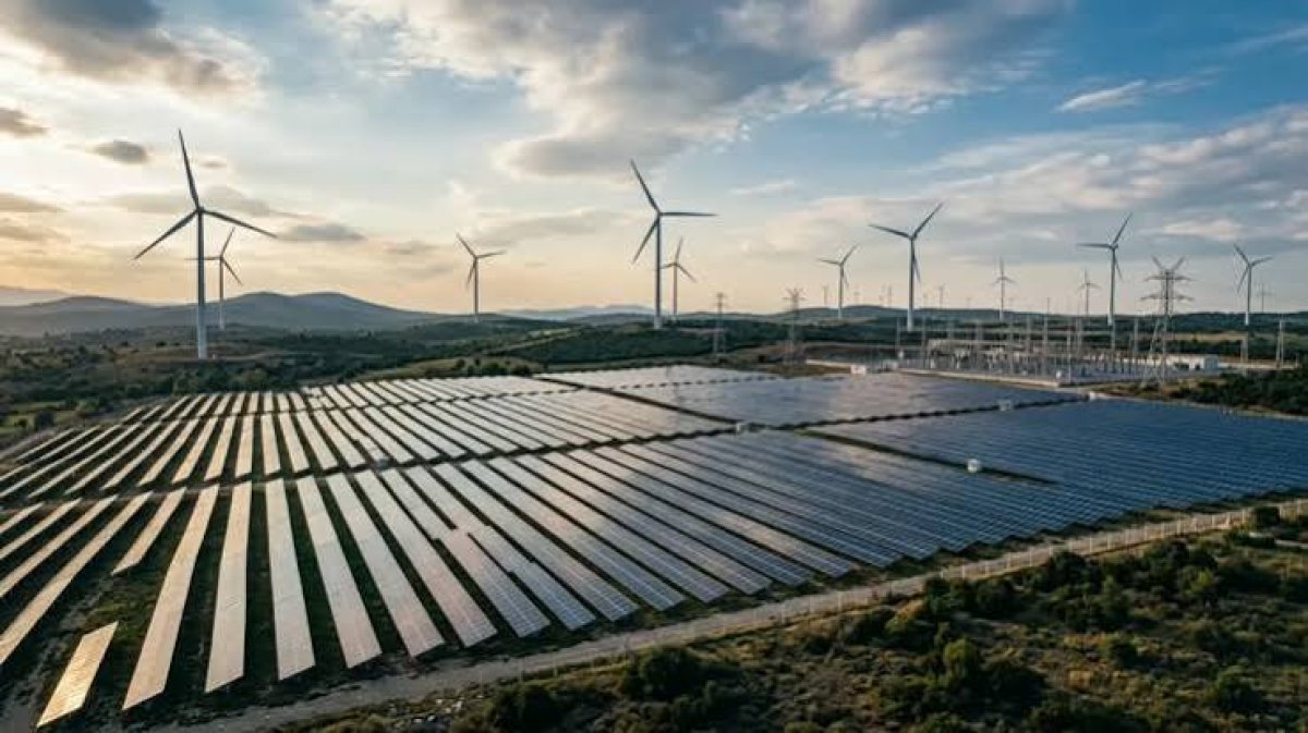 Türkiye'de Güneş ve Rüzgar Elektrik Üretiminde Tarihi Rekor Kırıldı