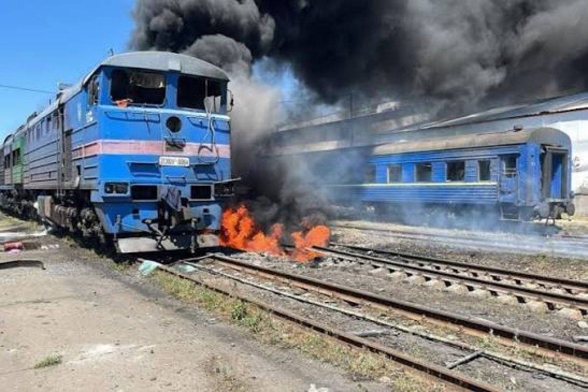 Ukrayna'nın Demiryolu Sistemi Çöküşün Eşiğinde: 1700+ Altyapı Tesisi Hasar Gördü, 608 Lokomotif Kaybedildi