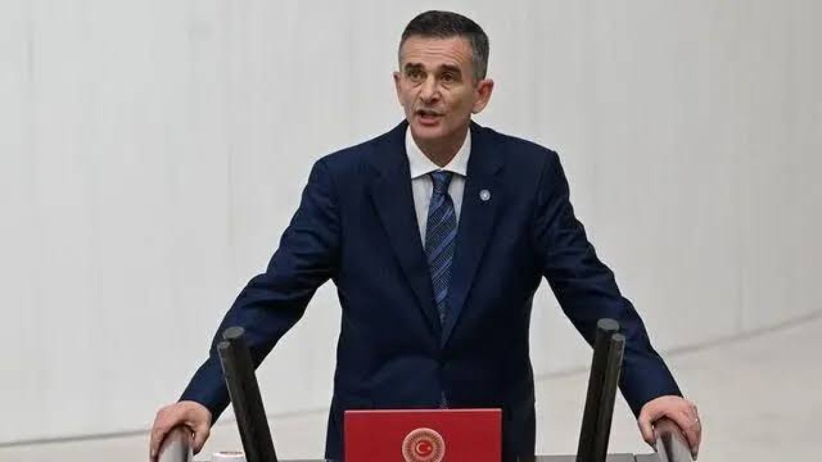 Ümit Dikbayır: “Cumhurbaşkanı, AK Parti’ye katılmam yönündeki davetini iletti”