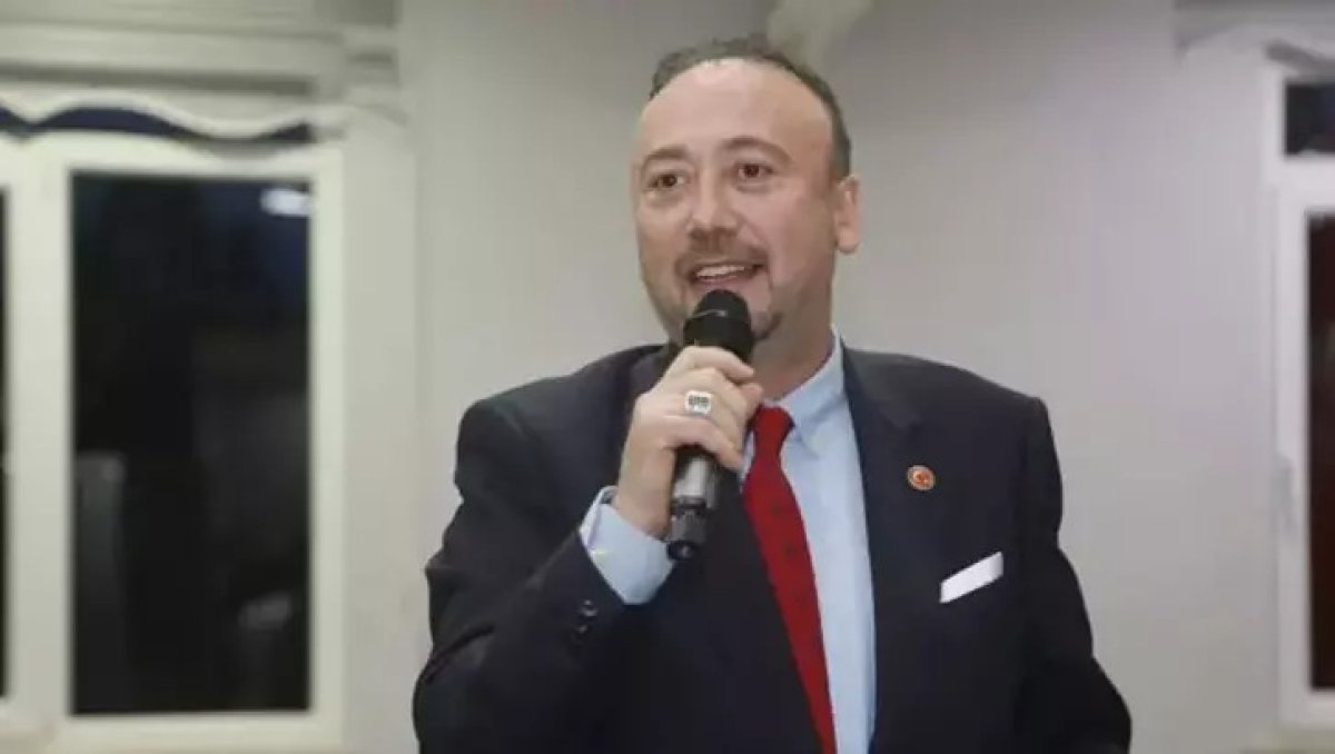 Uşak Belediye Başkanı Özkan Yalım'ın da aralarında bulunduğu 11 kişi gözaltına alındı.