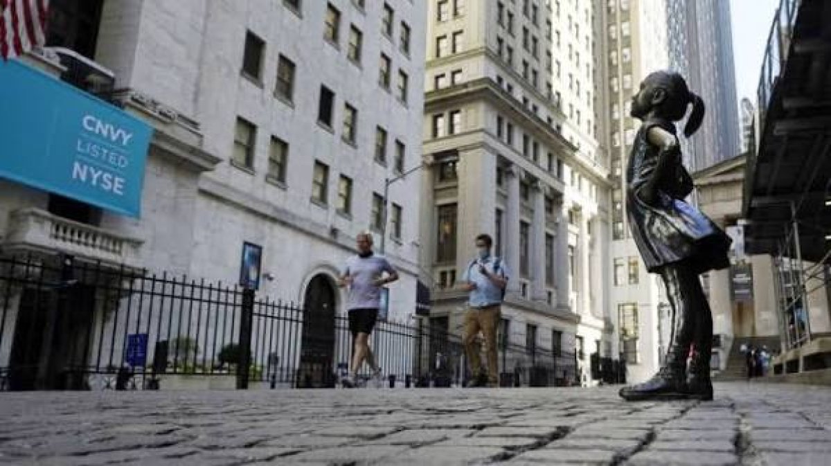Wall Street Eylül'e Gerileme ile Başladı: Petrol ve Tahvil Getirirleri Baskı Yapıyor