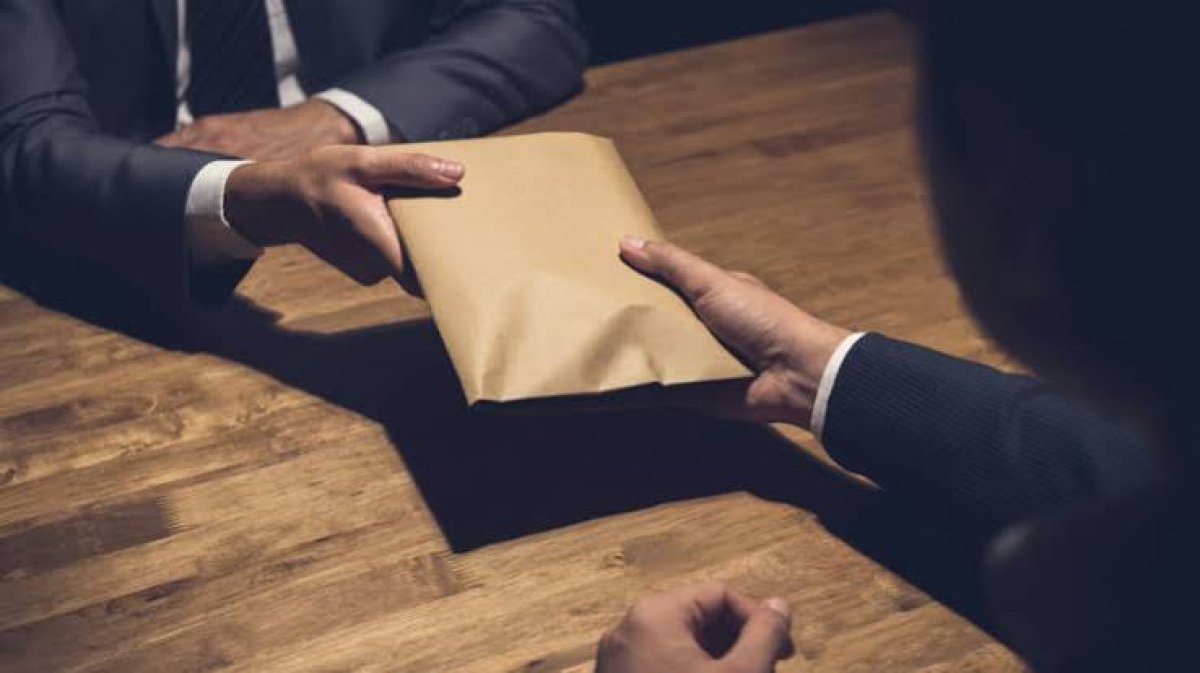 Yargıtay Kararı: Şarta Bağlı Rüşvet Teklifi Suç Değildir