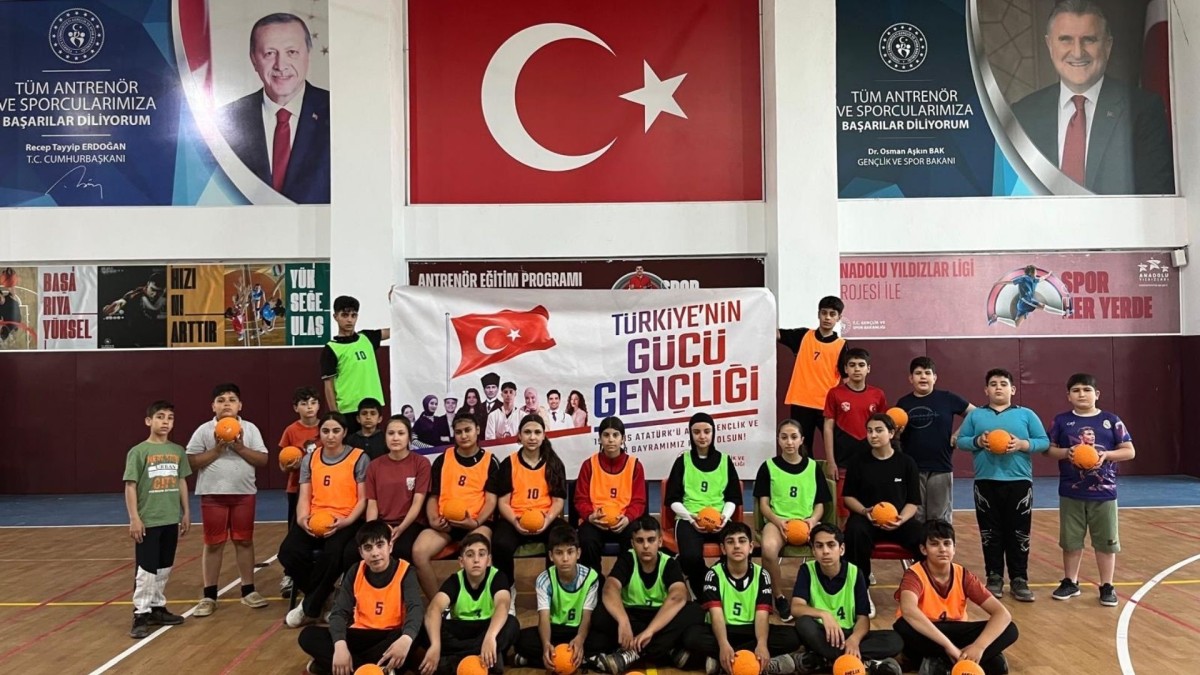 Adıyaman’da 19 Mayıs coşkusu hentbol müsabakalarıyla yaşandı