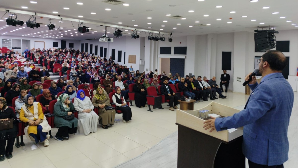Adıyaman’da ‘Dijital Dünyada Çocuk ve Ebeveyn Olmak’ konferansı