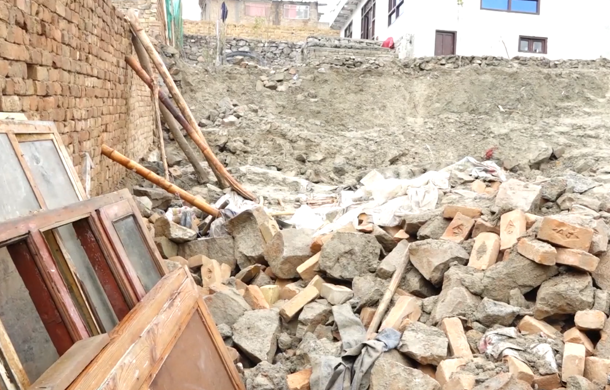 Afganistan'daki 5.8 büyüklüğündeki depremde en az 12 kişi hayatını kaybetti