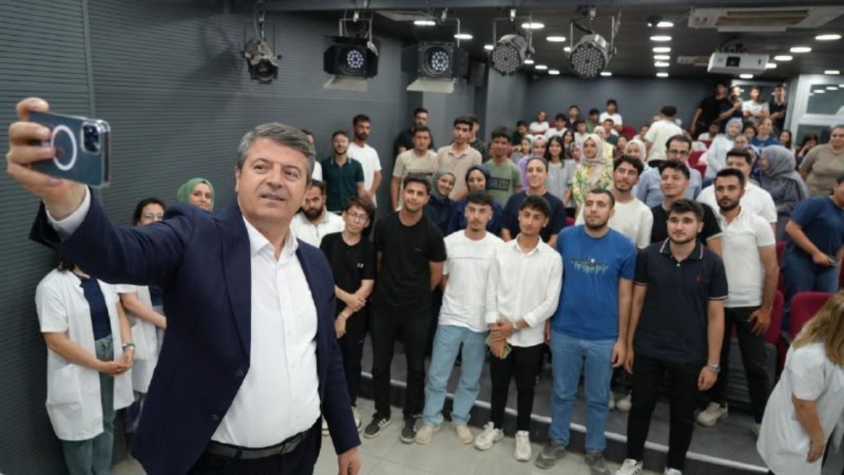 AKEM’de YKS mesaisi yoğunlaştı: Üniversite adayları genel tekrar dönemine girdi  - Videolu Haber