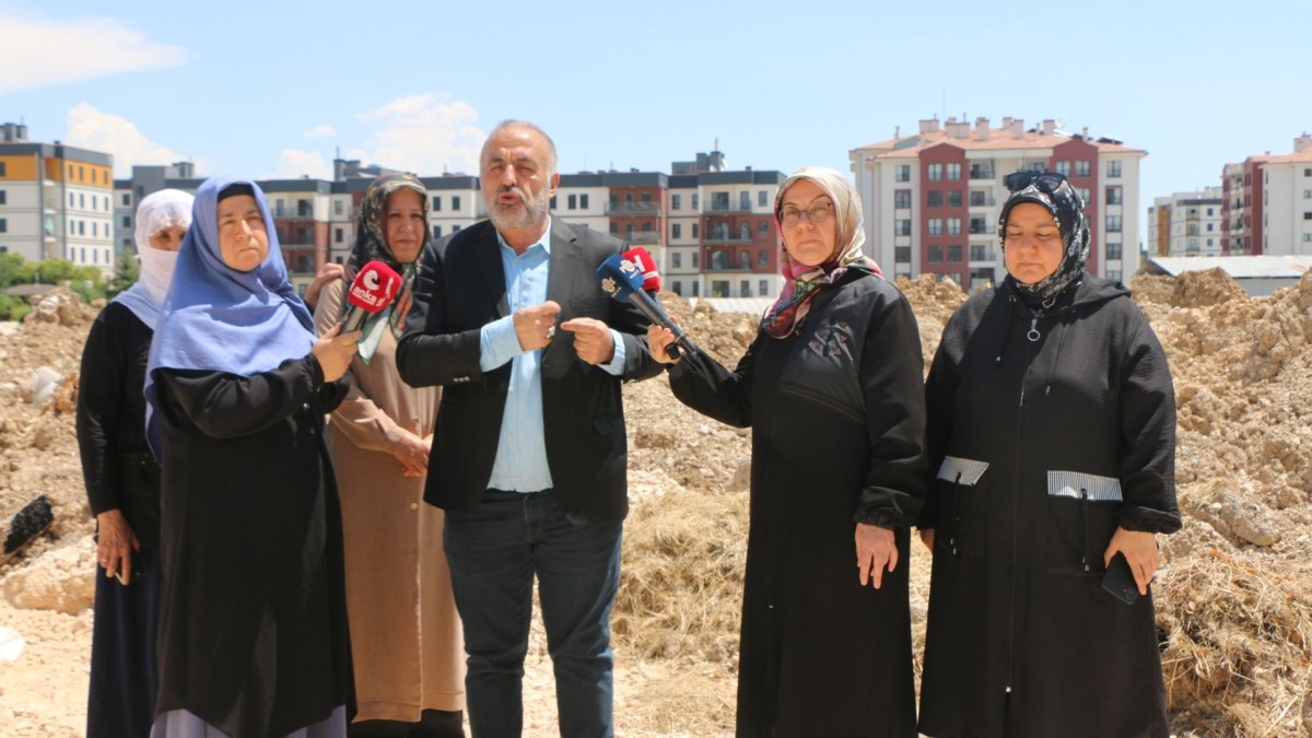 Alitaşı Mahallesi’nde Çırçır Deresi tepkisi: ‘Adıyaman’ın pisliği buraya dökülüyor, nefes alamıyoruz’  - Videolu Haber