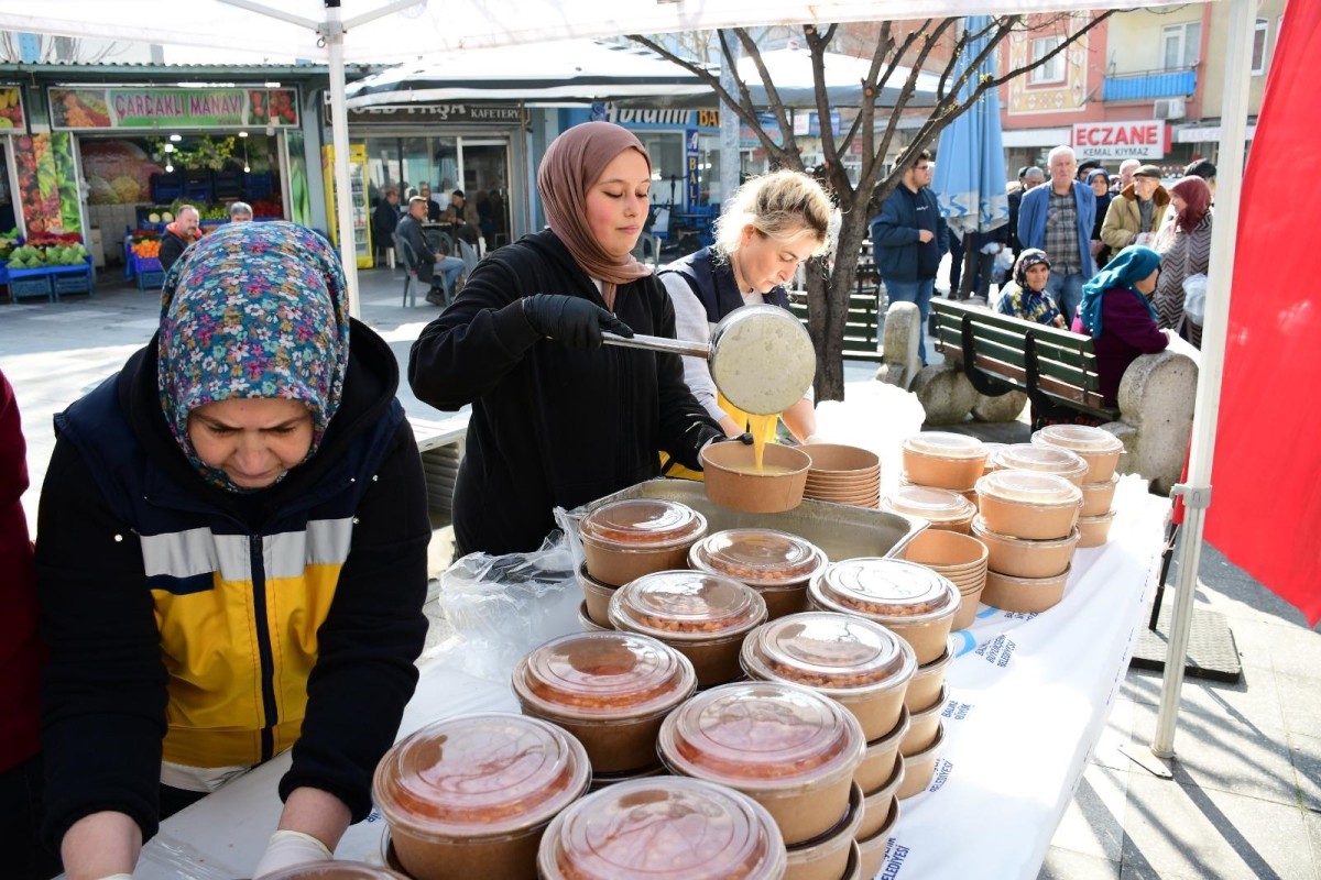 Altıeylül’de Büyükşehir’in İftar Sofrası Birlik ve Dayanışma Duygusu Yarattı