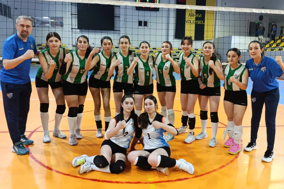 Artvinspor Voleybol Takımı Genç Kızlar İl Birincisi Oldu