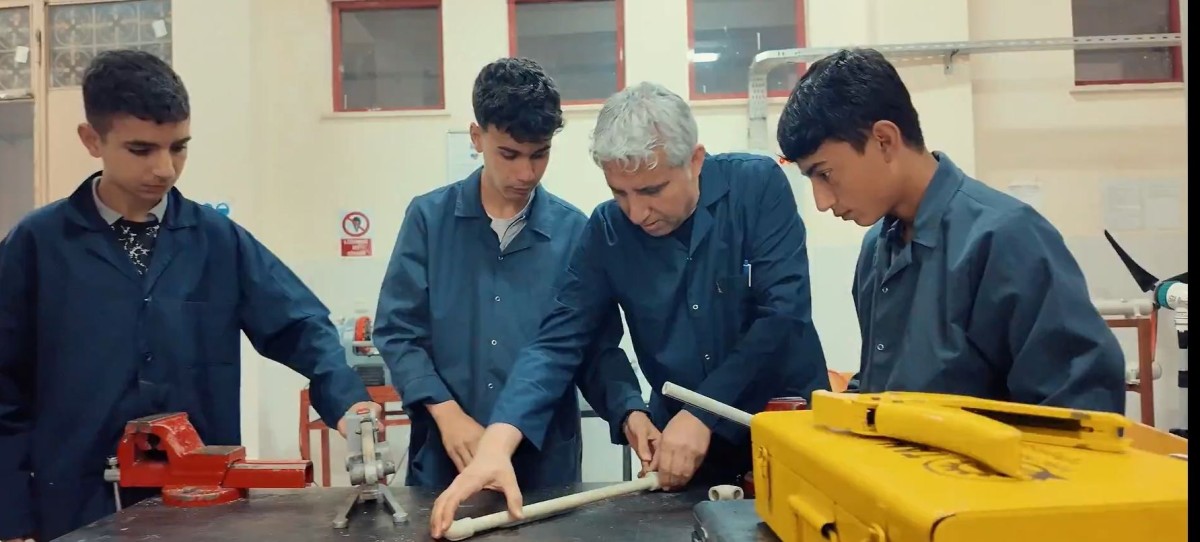 Atölyeden Geleceğe: Gençler Üreterek Öğreniyor  - Videolu Haber