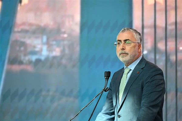 Bakan Işıkhan: Gençlerimiz için çalışmayı sürdüreceğiz