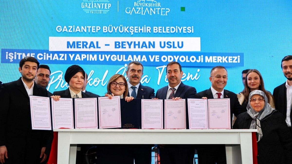 Bakan Tekin Gaziantep’te işitme ve denge sağlığı merkezi açılışına katıldı