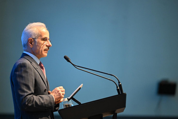 Bakan Uraloğlu, Gelibolu Belediye Başkanı Soyak ile görüştü