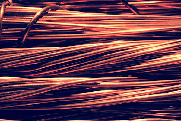 Bakır dalgalı haftanın ardından talepte denge ile istikrar kazandı