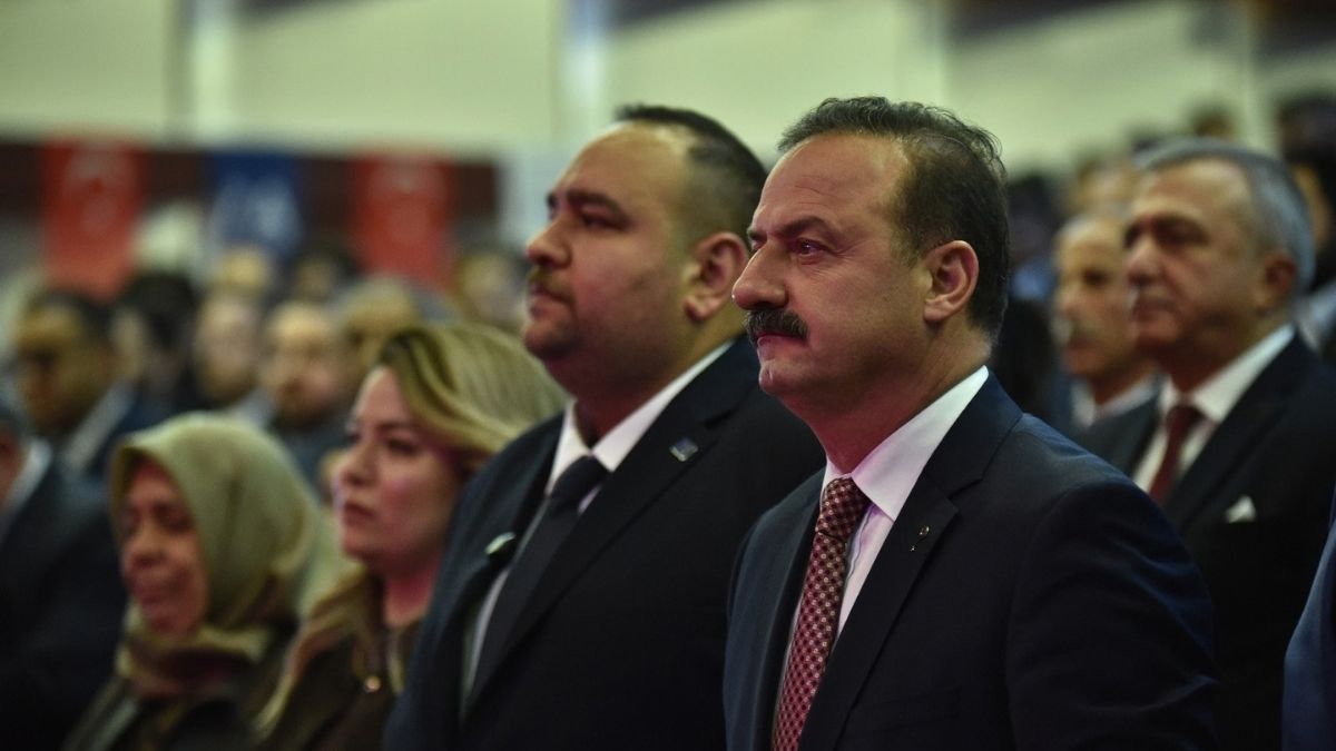 Başkan Alsan: ‘İzmir’den yükselen ses, Türkiye’nin siyasi geleceğine yön veriyor’