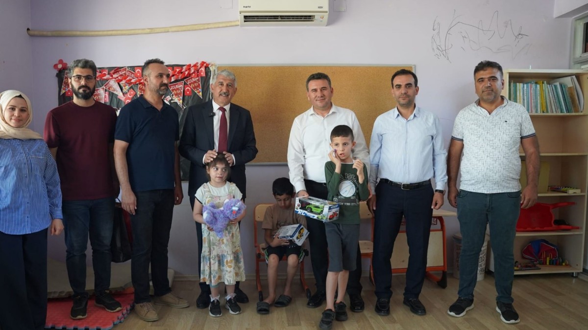 Başkan Hallaç, özel eğitim öğrencileriyle bir araya geldi