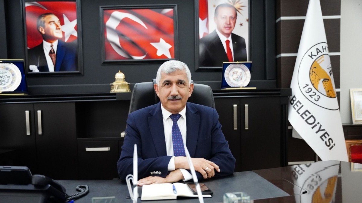 Başkan Hallaç’tan ‘Kadir Gecesi’ mesajı: ‘Kur’an’ın mesajını hayatımıza taşımalıyız’