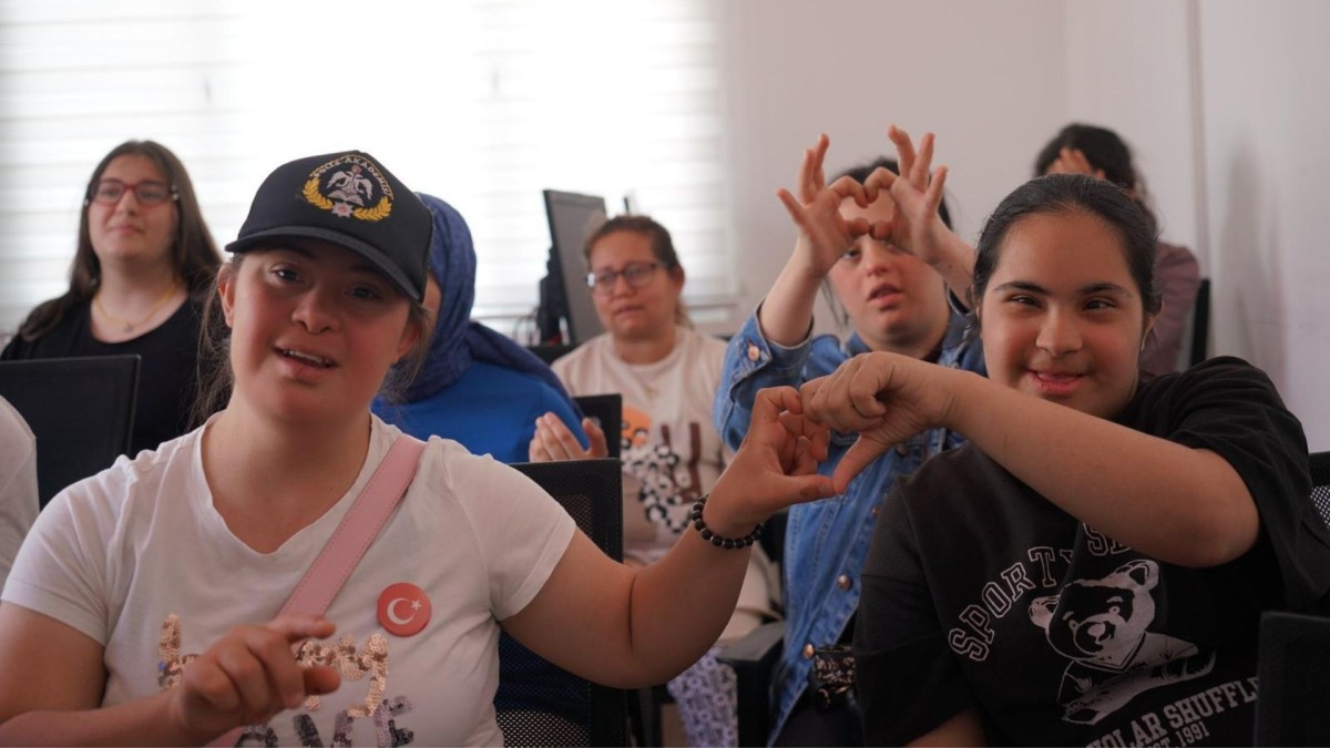 Başkan Tutdere’nin desteğiyle ‘Engelsiz Koro’ sahneye hazırlanıyor  - Videolu Haber