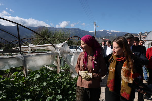 Başkan Vekili Özdemir'den çiftçilere geçmiş olsun ziyareti