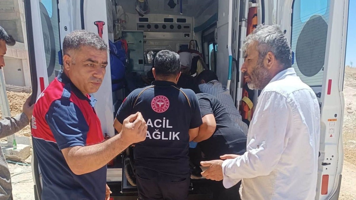 Besni ilçesinde inşaattan düşen işçi yaralandı