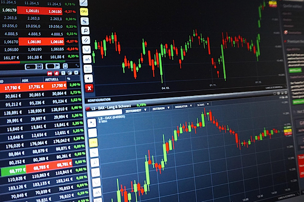 BIST 30 endeksi, günü yüzde 0,4 yükselişle 14 bin 716 seviyesinden tamamladı