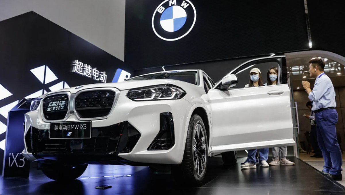 Alman otomobil devi BMW, zayıflayan Çin pazarı ve artan maliyet baskıları nedeniyle tasarruf programı kapsamında yaklaşık 8 bin kişilik istihdam azaltımına gidecek.