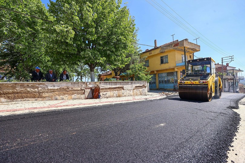 Denizli Büyükşehir’den Akkent’te Sıcak Asfalt Hamlesi