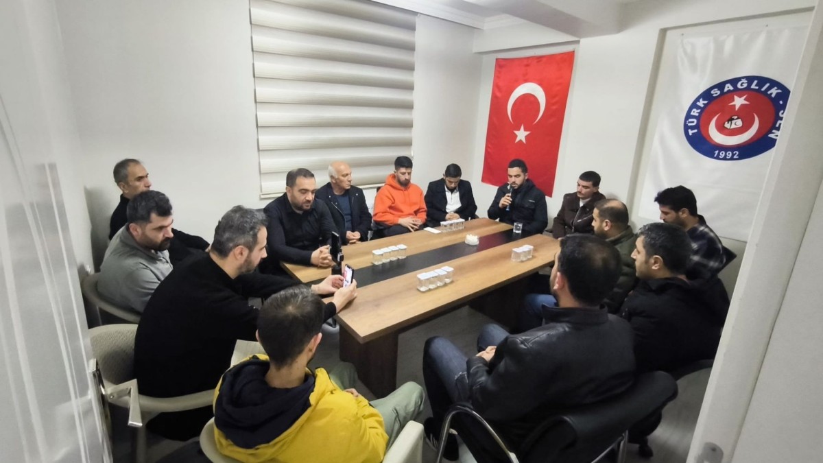 Depremde hayatını kaybeden sağlık çalışanları Türk Sağlık-Sen’de dualarla anıldı