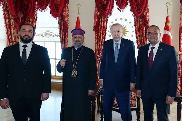 Erdoğan, Türkiye Ermenileri Patriği Maşalyan ve Milletvekili Sıvacıoğlu'nu kabul etti