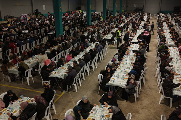 Eskişehirliler, Beylikova'daki iftar programında bir araya geldi