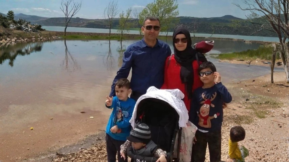 Gölbaşı’ndaki kazada yaşamını yitiren anne ve 3 çocuğu son yolculuğuna uğurlandı