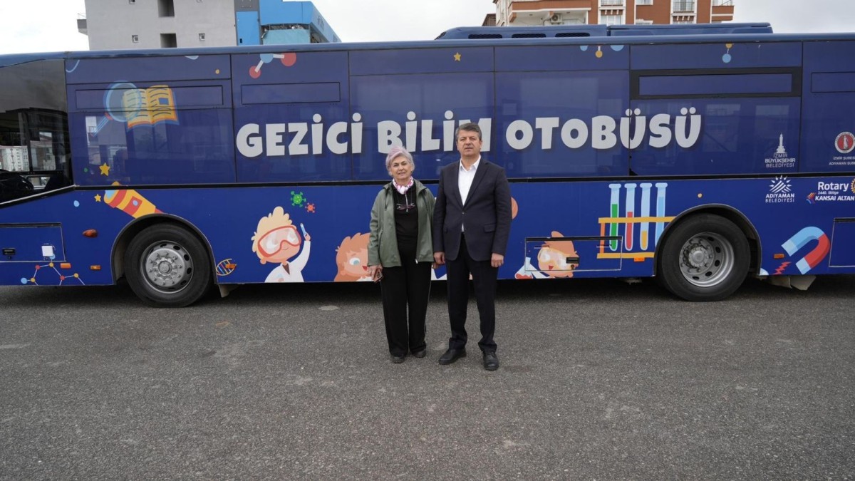 İzmir’den Adıyaman’a dayanışma eli: Gezici Bilim Otobüsü öğrencilerle buluştu  - Videolu Haber