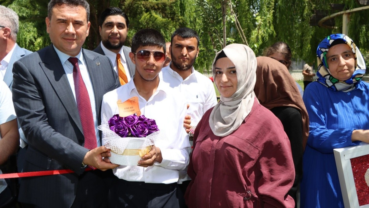 Kahta’da ‘Engelliler Haftası’ sergisi: Özel eğitim öğrencilerinin çalışmaları tam not aldı