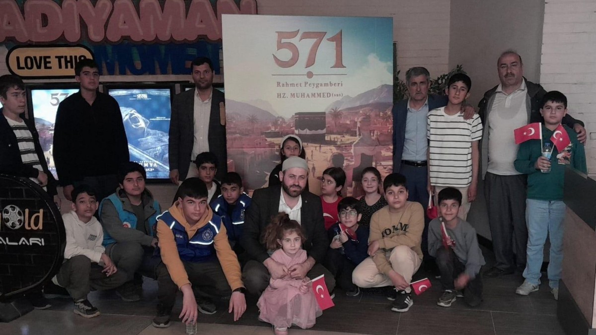 Kahta’da gençler, Hz. Muhammed’in hayatını konu alan sinema gösterimine katıldı