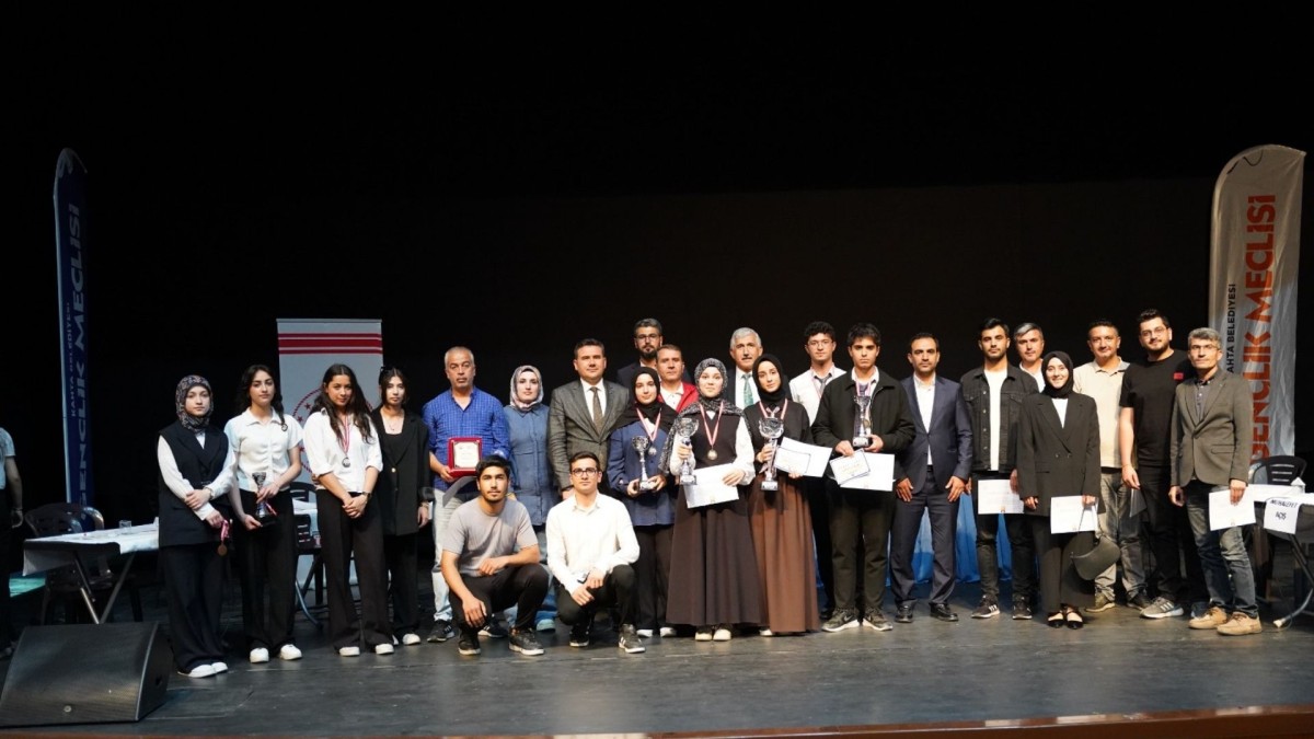 Kahta’da liseler arası ‘Kaybedeni Olmayan’ turnuva tamamlandı