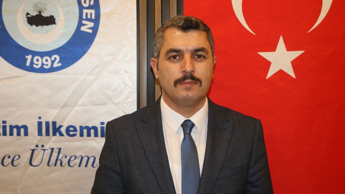 Kamu-Sen il temsilcisi Ertaş: ‘Besni’de Eğitim çalışanları bankaların insafına bırakılmamalıdır’