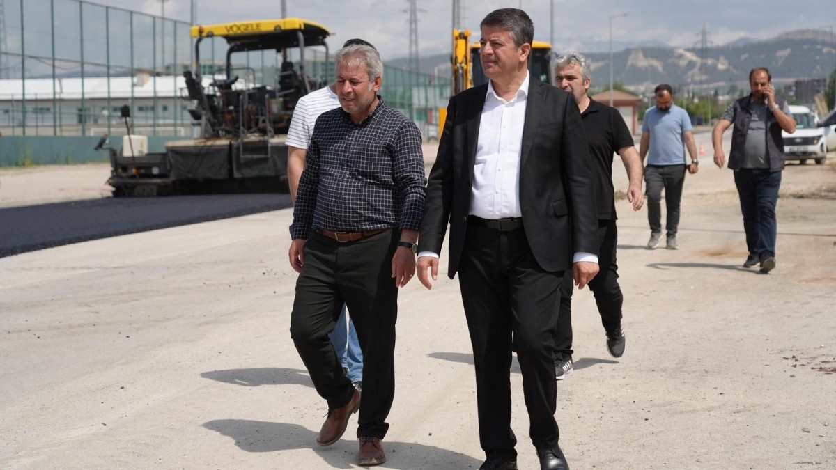 Karaali Caddesinde asfalt serim çalışmaları başladı  - Videolu Haber