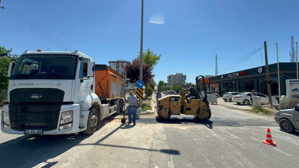 Karapınar Caddesi’nde asfalt onarım çalışmaları devam ediyor