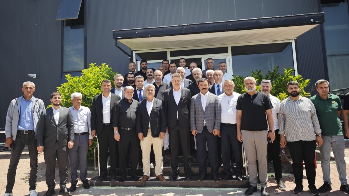 Milletvekili İshak Şan, Kahta'da vatandaşlarla bir araya geldi