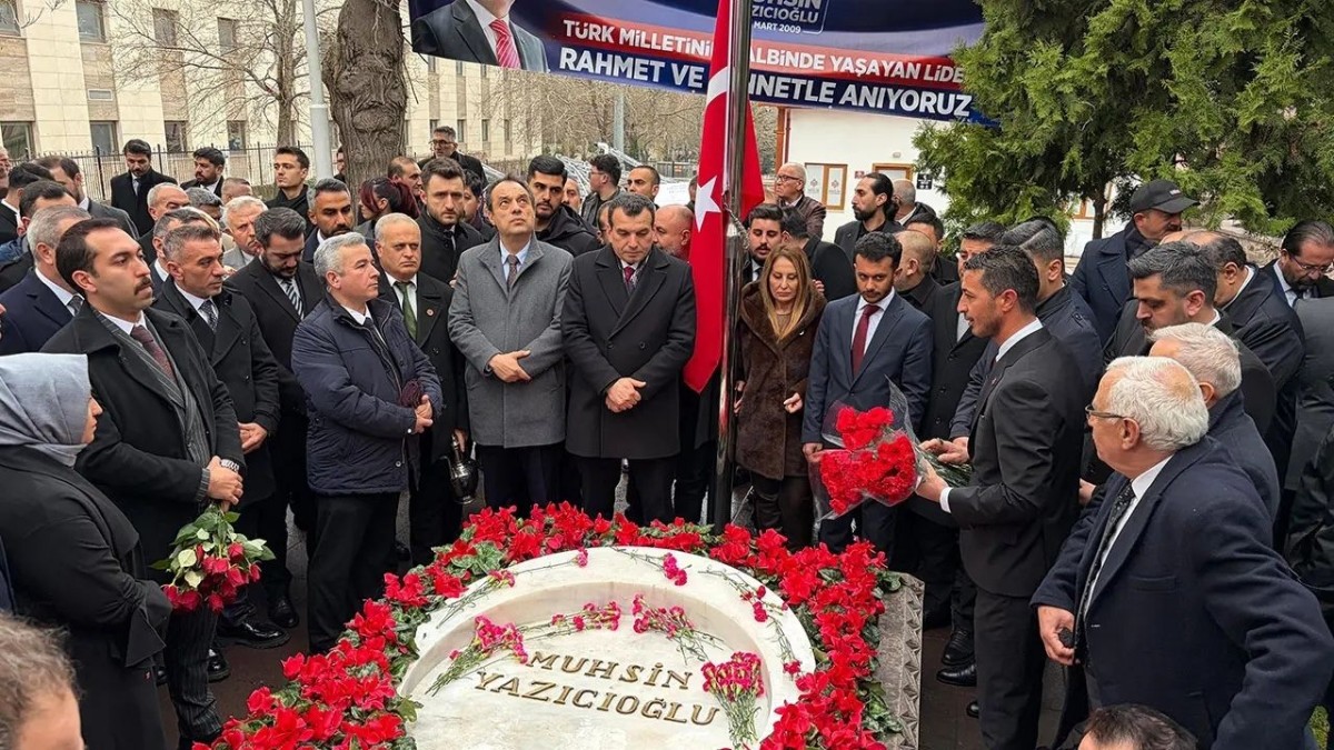 Muhsin Yazıcıoğlu, vefatının 17. yılında kabri başında anıldı