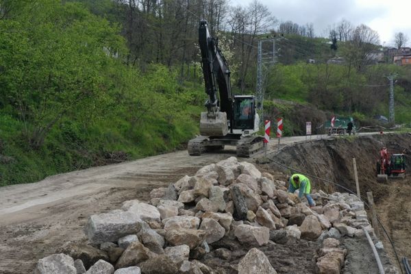 Ordu’da heyelan riskine karşı taş duvar çalışması